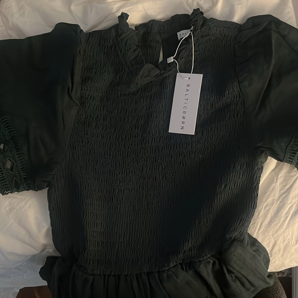 Dark Green Lace Maxi Dress - Picture 7 of 8